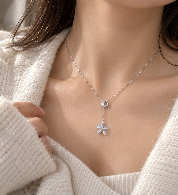White Flower Crystal Pendant Necklace for Women